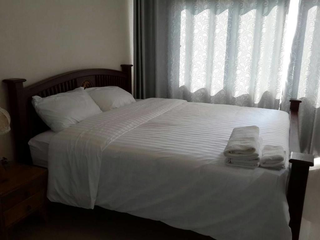 Farsai Homestay Lop Buri Buitenkant foto