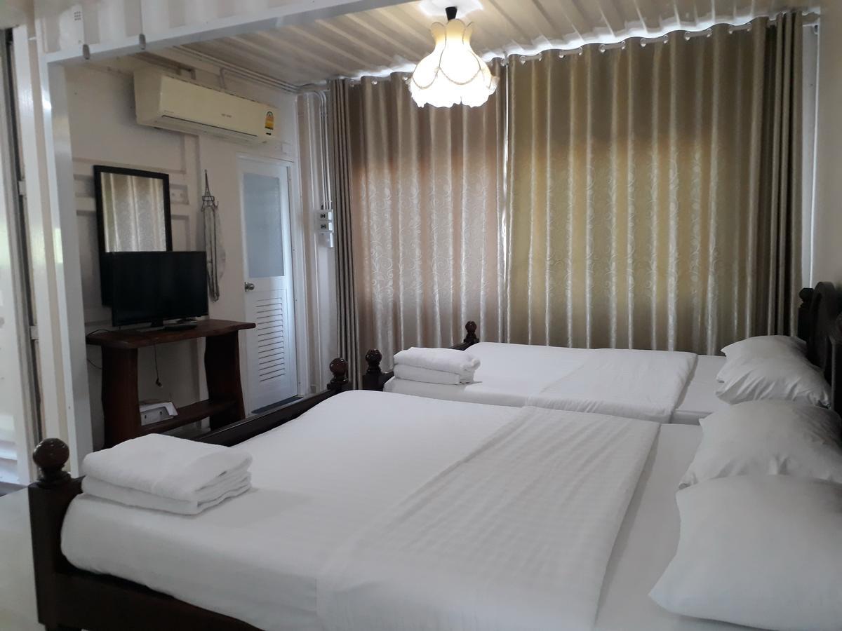 Farsai Homestay Lop Buri Buitenkant foto