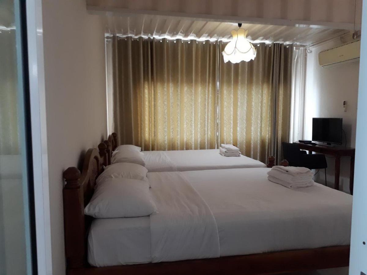 Farsai Homestay Lop Buri Buitenkant foto